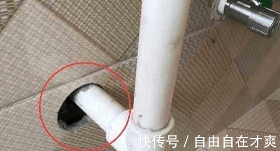 改进|装完水管发现瓷砖孔开的太难看,聪明老婆做个小改进,真是漂亮