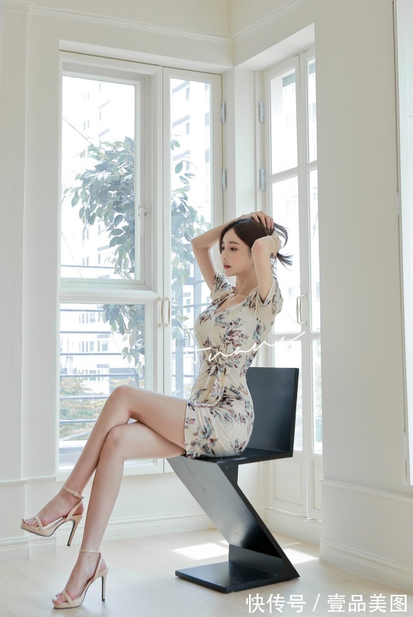 夜来香梦寐秋凉仙露紫萱衣裙|女神孙允珠时尚搭配:夜来香梦寐秋凉仙露紫萱衣裙