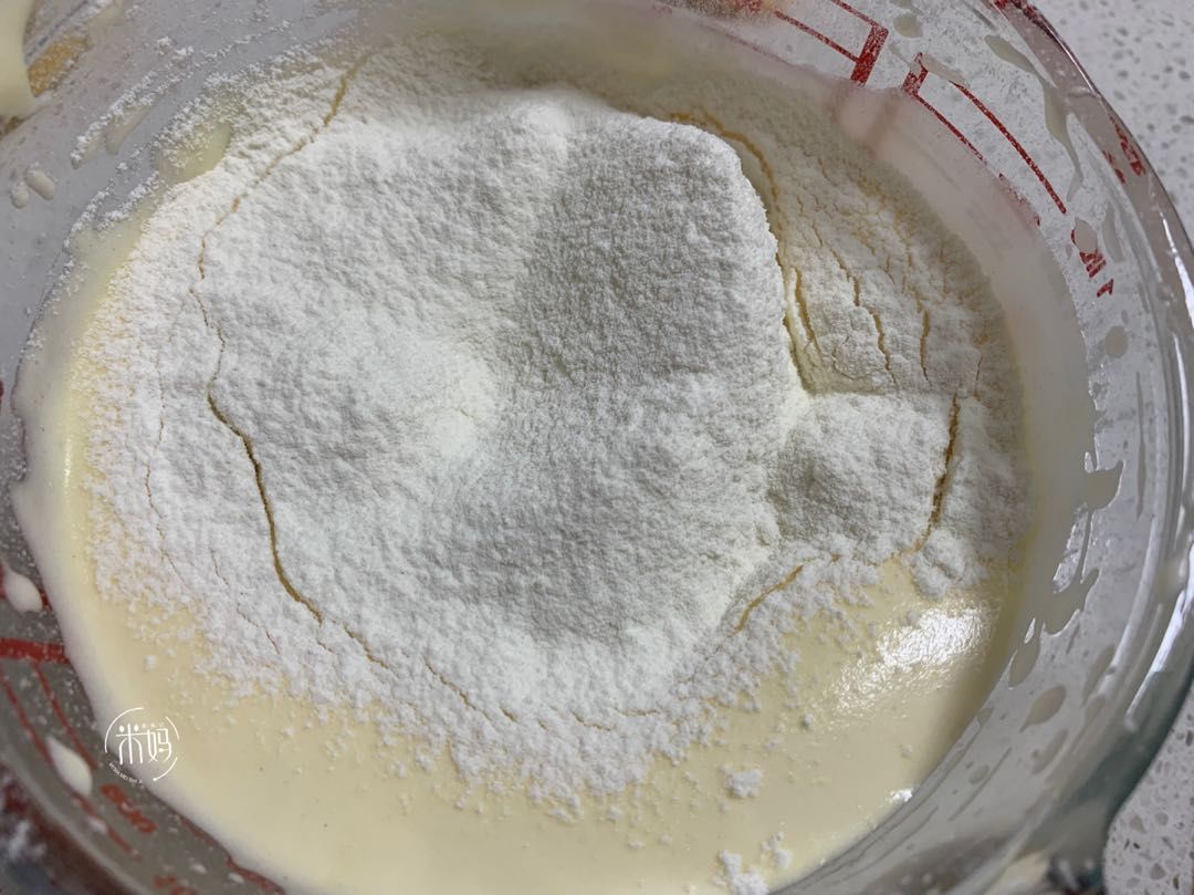 黄油|柠檬别再泡水喝了，用来做蛋糕，清新柔软又细腻，比戚风蛋糕好吃
