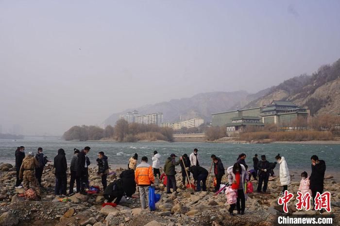 兰州|黄河兰州段水质变清 引民众赏水游玩