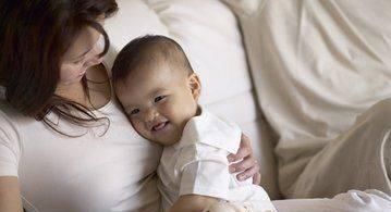 爸爸|宝宝晚上只黏着妈妈,妈妈惯的?宝宝缺乏安全感?答案都不是