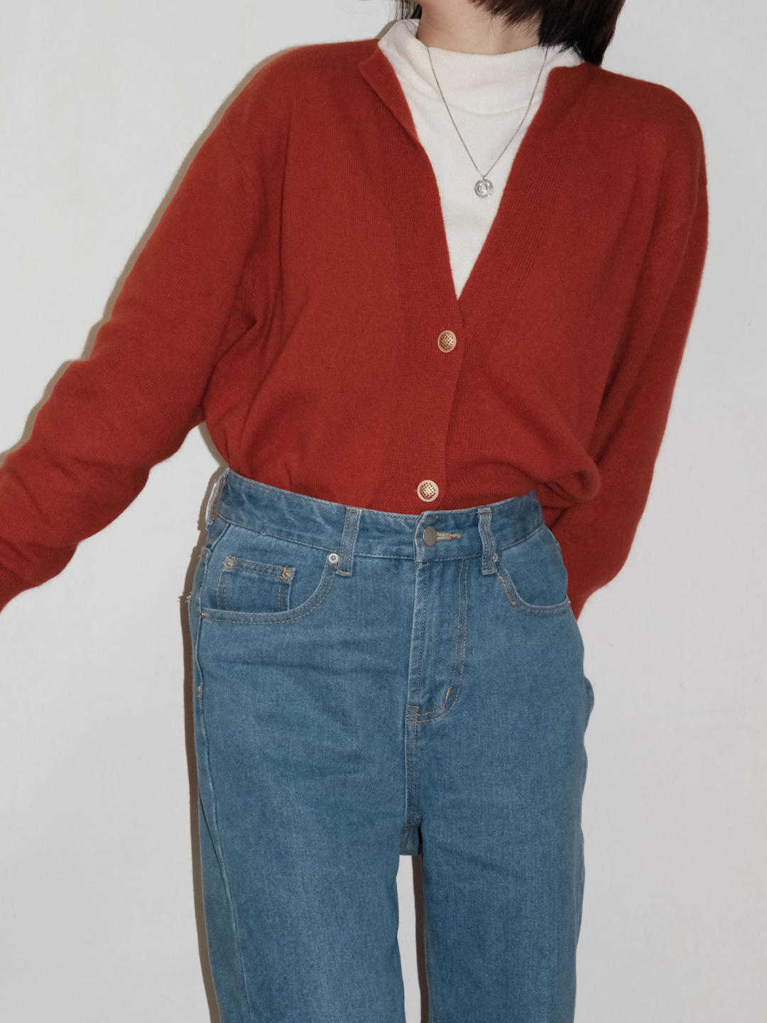 米黄色|别再说冬季单品穿不出减龄效果了!码住这四套造型,唯美又有气质