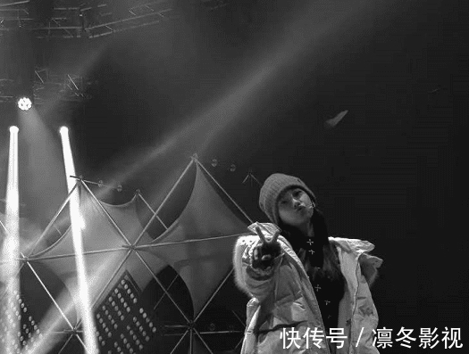 “乘風(fēng)破浪”生日會(huì)倒計(jì)時(shí),馮提莫彩排圖曝光,“盼你如7而至”