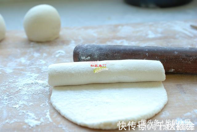 3个小窍门蒸馒头又白又暄软，像剥了壳的鸡蛋一样光滑，真好吃！