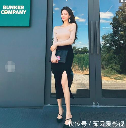 街拍 美女穿搭:小姐姐爱穿展现个性的紧身裙,凸显身材美,让人挪不开眼!