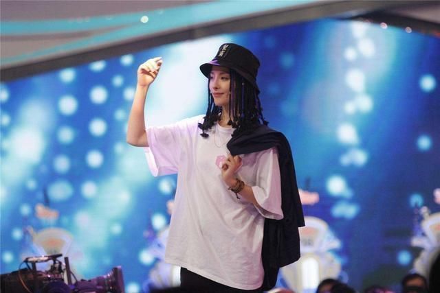 嘉宾 “相亲节目”火了9年,不仅全是“托”,知道女嘉宾从哪来的吗