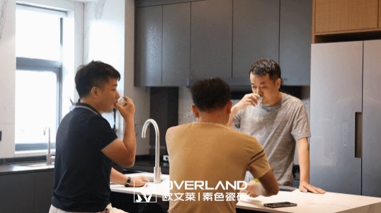 CEO视频专访:亲手打造140㎡的书香文艺空间|屋主案例| 客厅