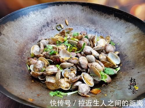 郫县豆瓣酱|麻辣花蛤,加水炒就错了,多加1小步,花蛤个个开口肉质还肥嫩