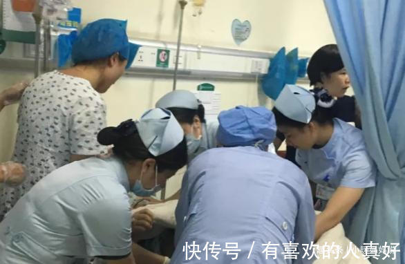 好好学习|49岁高龄产妇拼二胎,刚生下双胞胎,丈夫却与25岁儿子打了起来