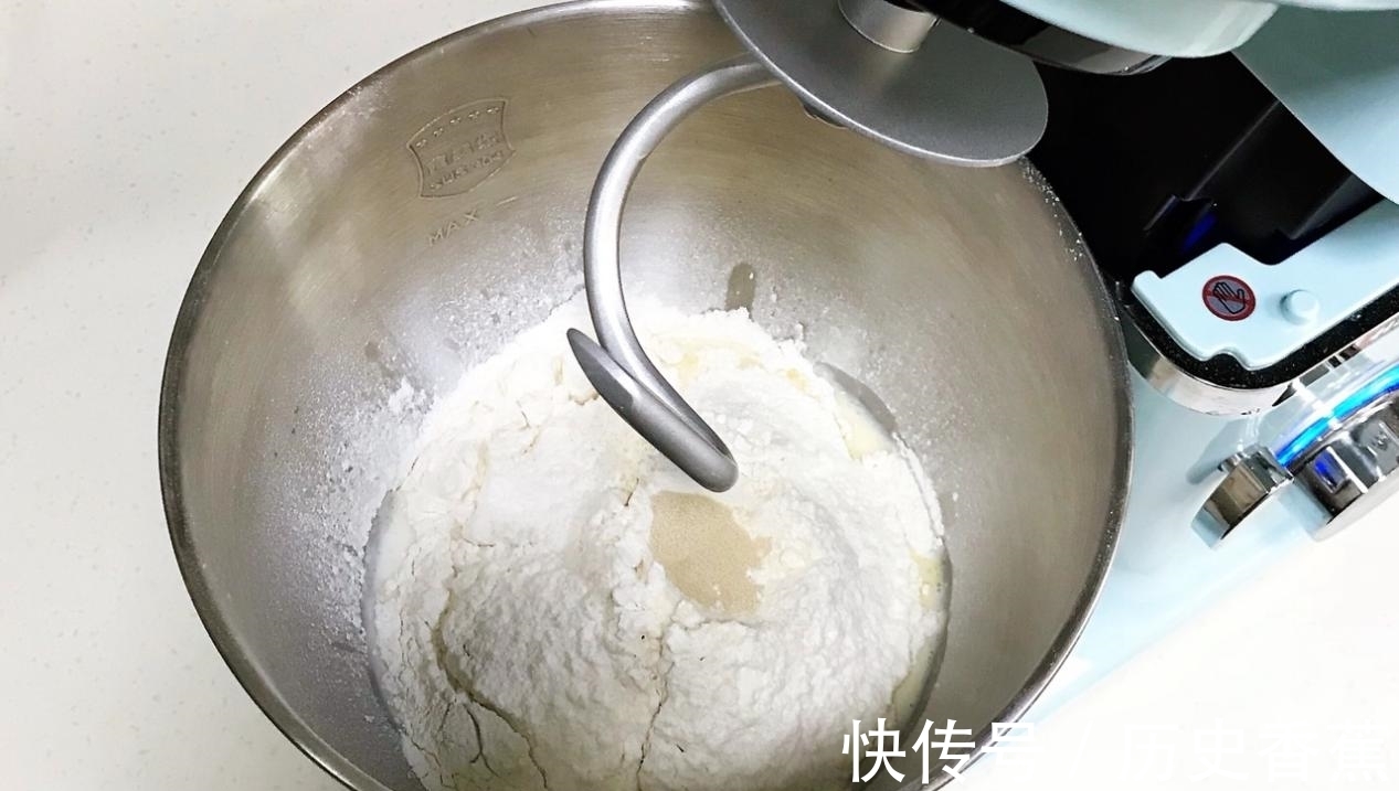 香甜|自制奶香面包，做法不难，香甜松软，比买的还好吃