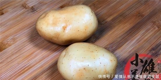 土豆丝|炒土豆丝时，有人泡水有人焯水一直都错了，这才是正确做法