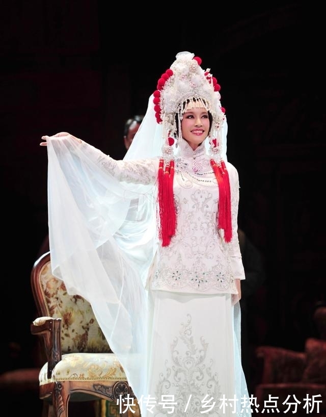 书寓|刘晓庆主演话剧《风华绝代》在滨上演 再现“赛金花”传奇故事