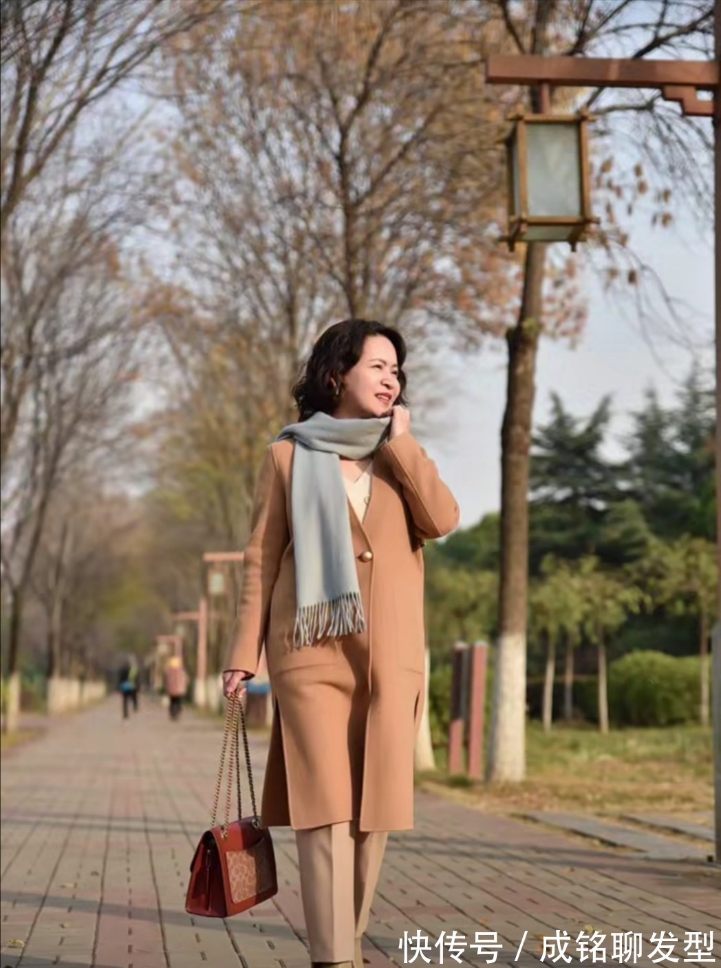 中年妈妈|这几位时髦的中年妈妈,穿搭都有这三个共同点,怪不得这么有气质