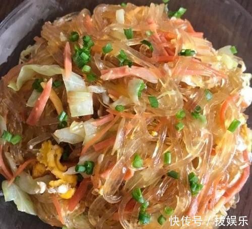 包菜别只顾着炒肉了,加上一点“它”,味道鲜美,孩子超爱吃