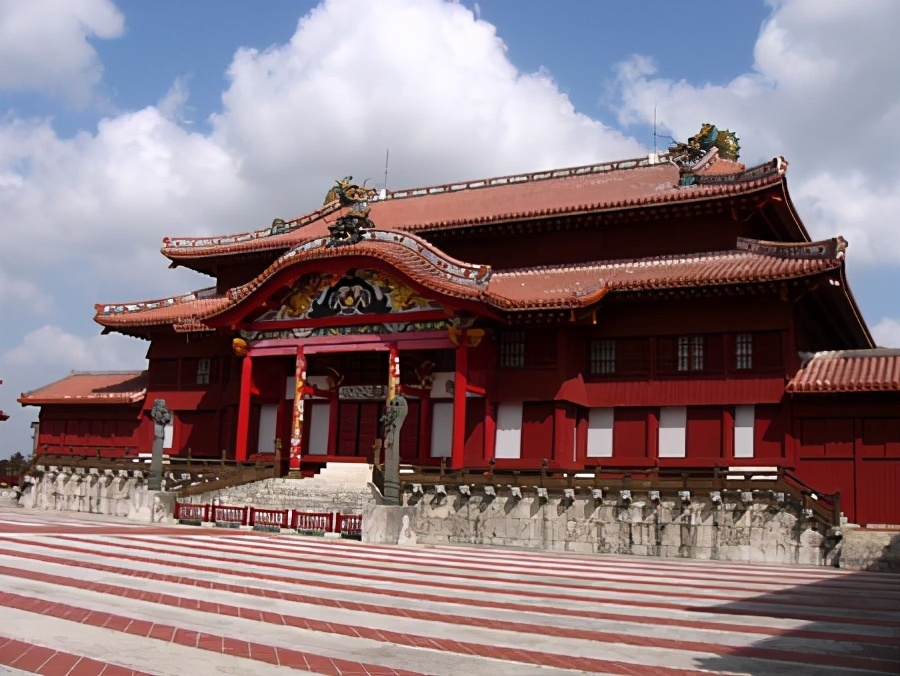 造型|“眯眯眼”造型丑爆!终于知道华为设计鸿蒙为什么不用清华学生了