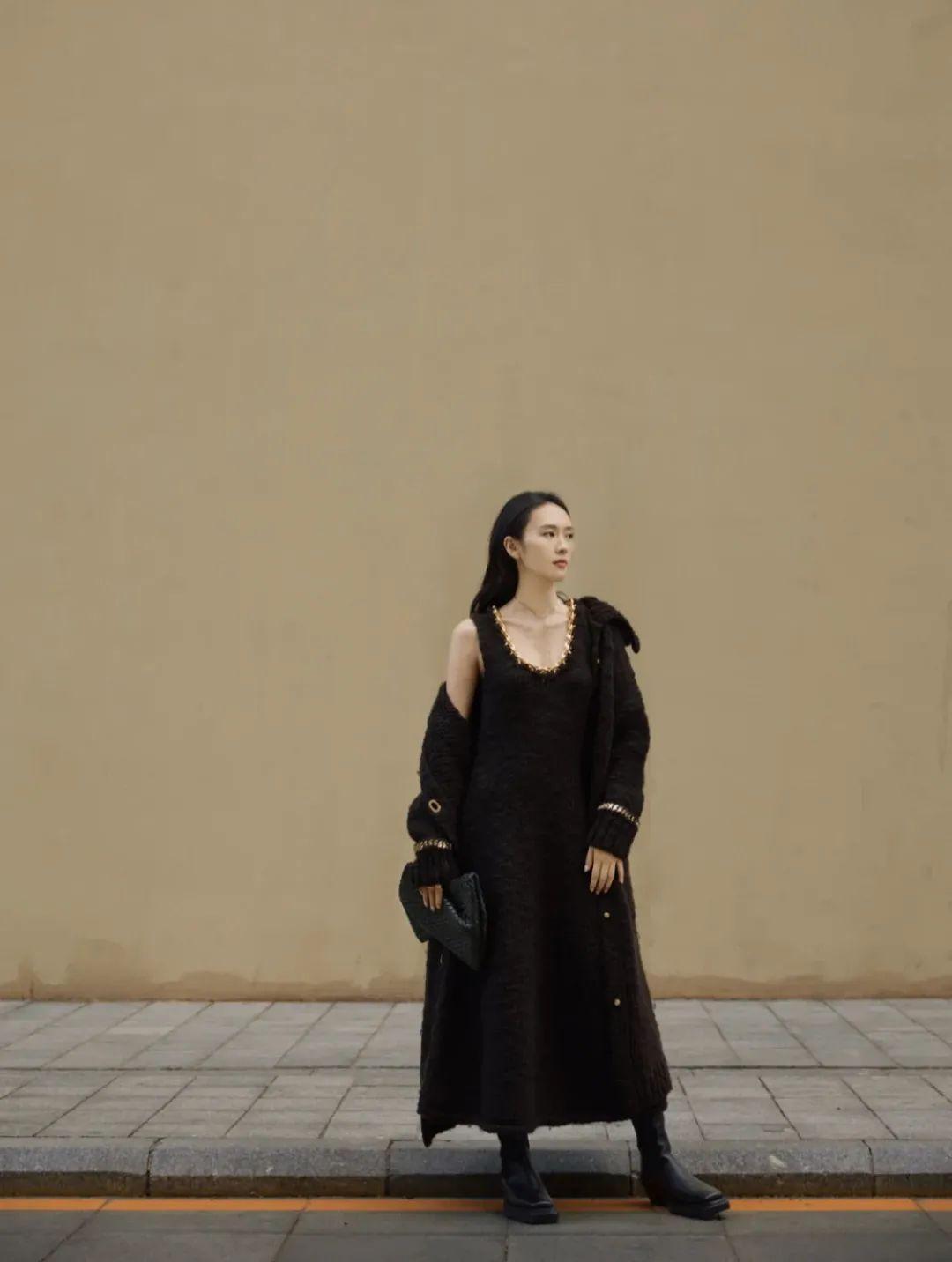 时髦|这个秋冬,让鞋子时髦起来的秘诀竟然是“变方”