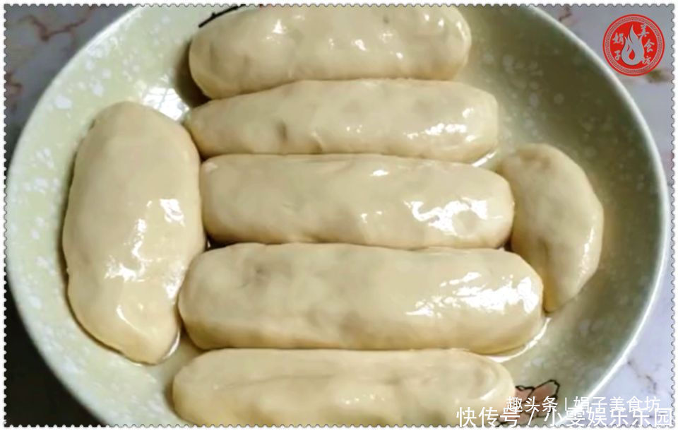 面粉的新吃法,不做包子不做饼,简单一做,我家早餐常吃它