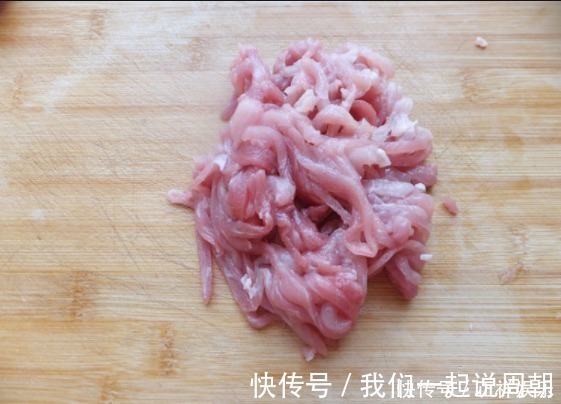 腌制|不管炒什么肉，这样腌制，炒出来的肉滑嫩不粘锅，超好吃！