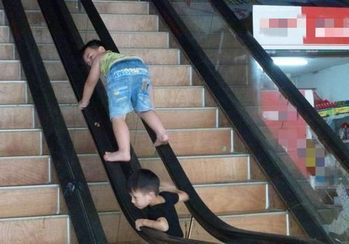 孩子|孩子6岁前若有这3种“节俭”行为,不是懂事,家长千万别得意