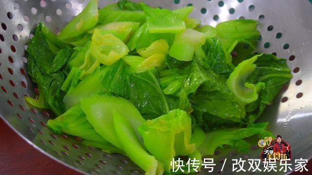 蚝油芥菜最好吃的家庭做法，成本仅4元，营养美味，拿肉都不换！