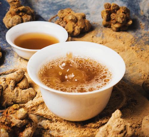 禁忌|每天一勺三七粉泡水喝，中年阿姨险丧命，三七的禁忌，早了解为好