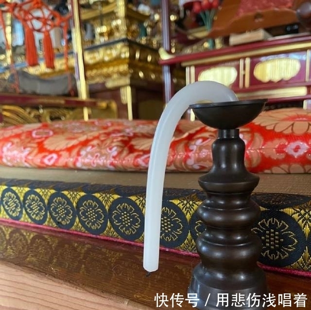 mj|日本网友吐槽:天气太热蜡烛都晒萎了,更离谱的还有手办被晒弯了