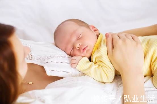 新妈妈们|宝宝“沾床就醒”，吃母乳就睡，原因很复杂，差一点宝宝都会秒醒