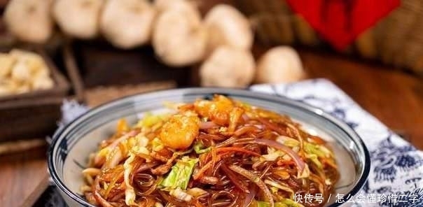 炒粉丝,焯水后直接炒是错的,少了一步,难怪结团又粘锅,不入味