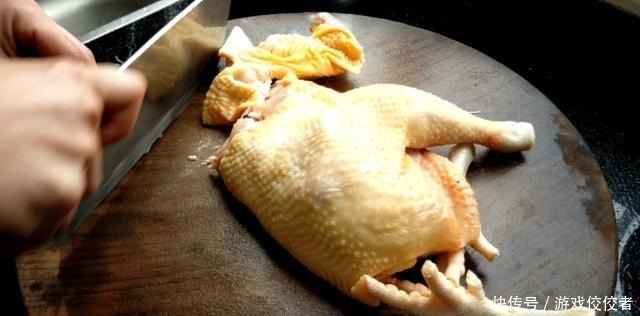 鸡肉这样做太好吃了,不炒不炸扔锅里简单一做,出锅一会被扫光!