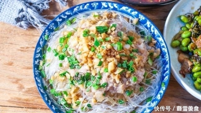 昨晚上弄了3个菜,两人吃了1锅饭,老公说这样吃下去会胖成球