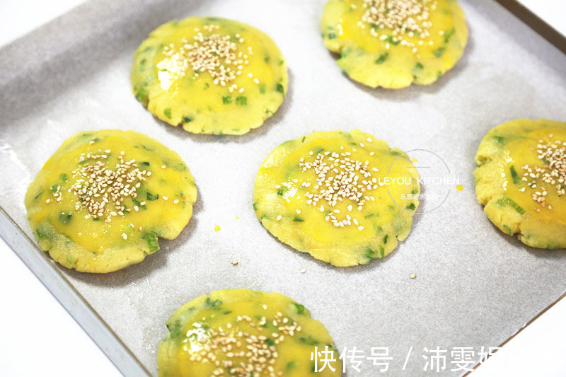 做法|看一眼就会的酥饼做法，一点糖没放，入口即化，比买的好吃许多