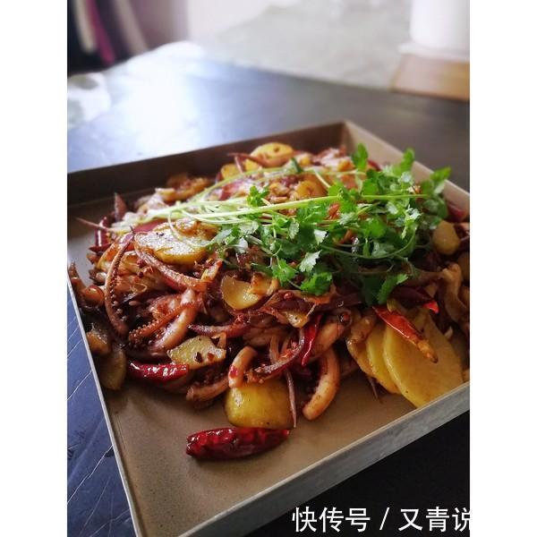 厨房|厨房今天来一个兄弟上第一天班，老大叫他炒几个小菜，你看他行吗