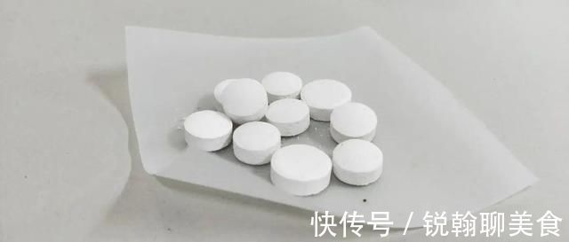 1粒小药片，碾碎丢水里，花像吃了兴奋剂疯长