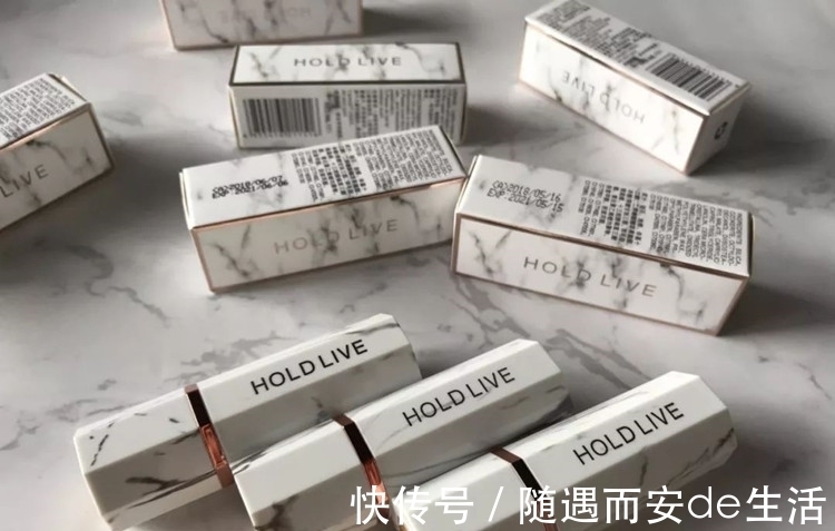 美妆博主 “国货之光”成幌子?这些口红坑你入错了吧!