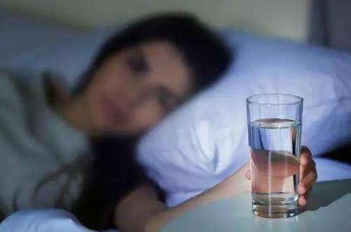 身体健康|白开水是免费的“长寿药”,但2个时间段尽量少喝,多数人均忽略