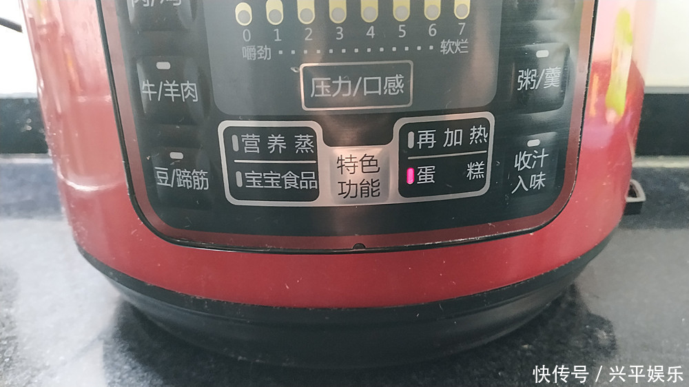 只要有面粉和鸡蛋,就可以做面包,做法简单,口感疏松,好吃香甜