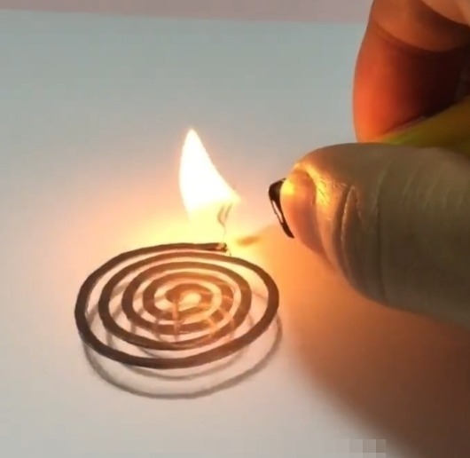 美术生画@美术生画3D蚊香作品,成画后真假难辨,网友:居然能点燃?