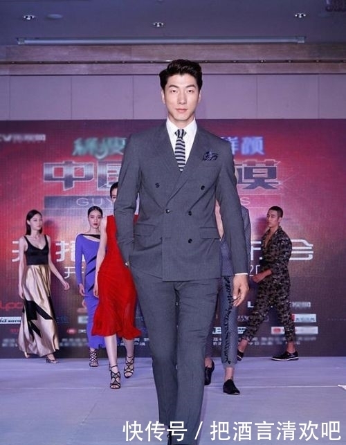 从一夜爆红到无人问津,如何将一手好牌打烂的?男神张亮江郎才尽