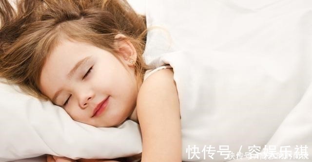 母乳喂养|“天天喝牛奶”的孩子和“从不喝牛奶”的孩子,3大差距很明显