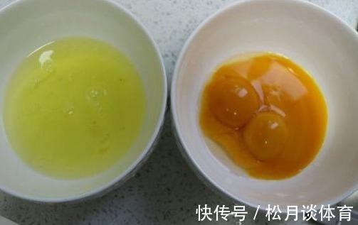 张大爷养蟹爪兰只要一个鸡蛋,一个小技巧,枝头冒出无数花苞