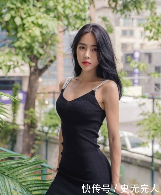 妹子|路人街拍:穿着完美凹显优雅身姿的妹子,真是撩人!