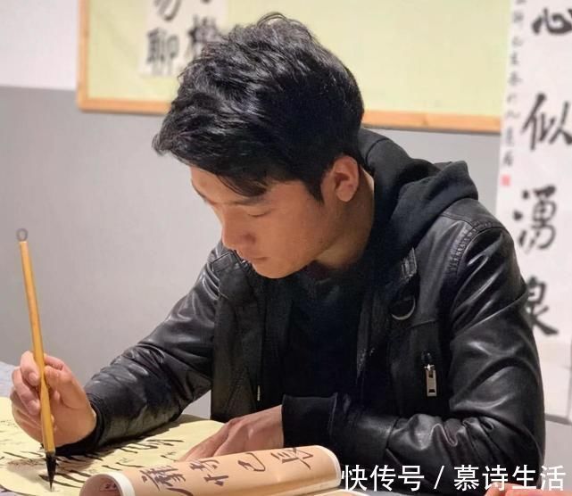 大字&90后以14大字作品入12届国展,用笔上铺毫重按,沉稳雅致