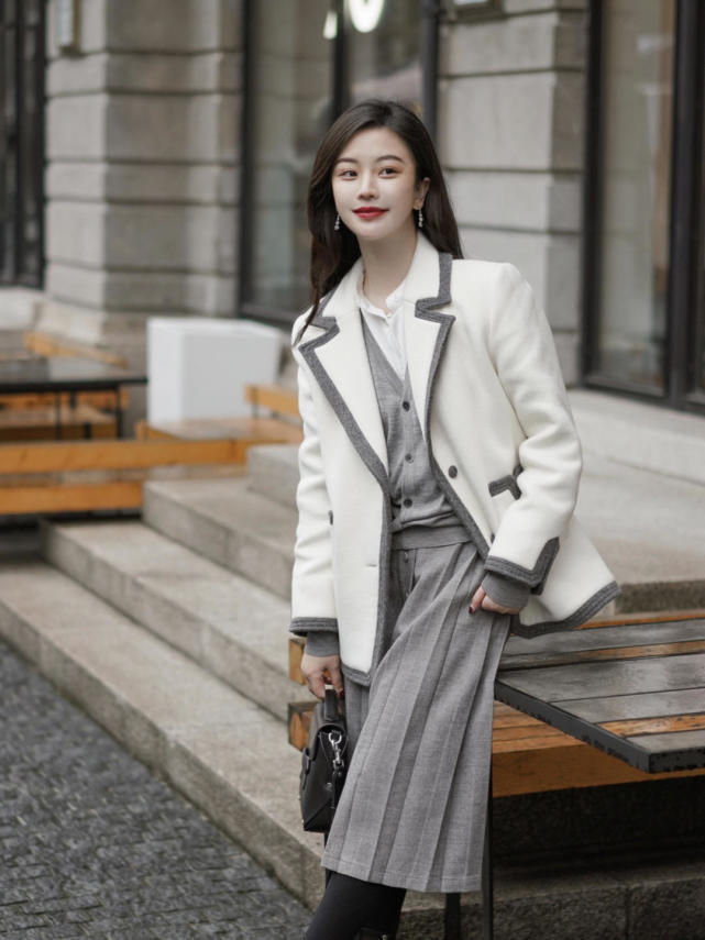 卡其色|秋冬,怎么穿西服超好看?搭配上半身裙或者紧身裤,高级又洋气