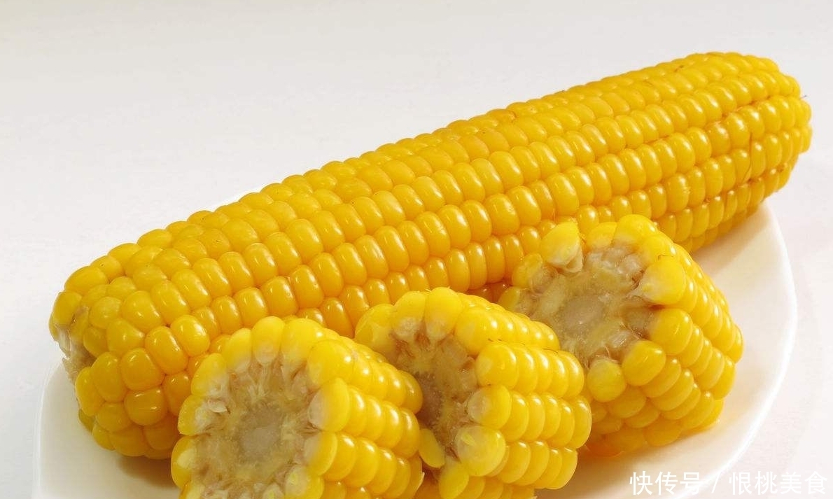 煮玉米时,记住三个小技巧,玉米香甜美味特别好吃