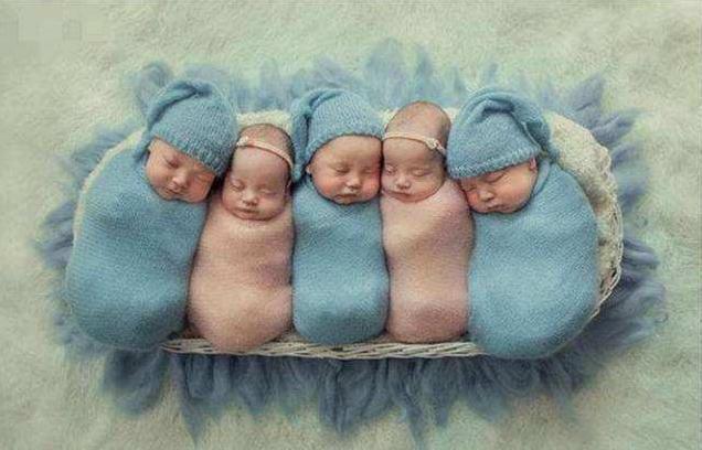 五胞胎|孕妈一怀就是五胞胎,产房里娃的性别成亮点,护士担心小五未来