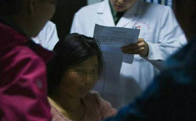 医生|19岁孕妇怀胎11月未产子，医院检查过后医生骂老公太无知！