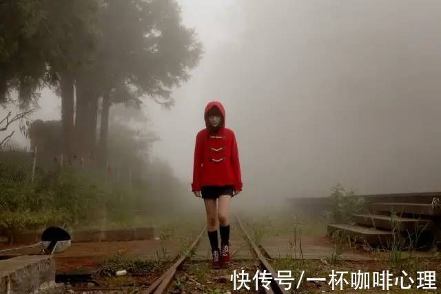 原生家庭|那些强迫自己迎合父母的孩子,后来都怎么样了?