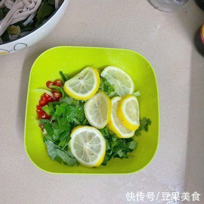 成就|#一勺葱伴侣，成就招牌美味#凉拌荞麦面