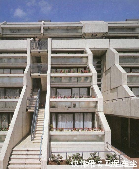 买房|以后买房看到这种错层阳台,别图新鲜入手,入住后就发现有多失望