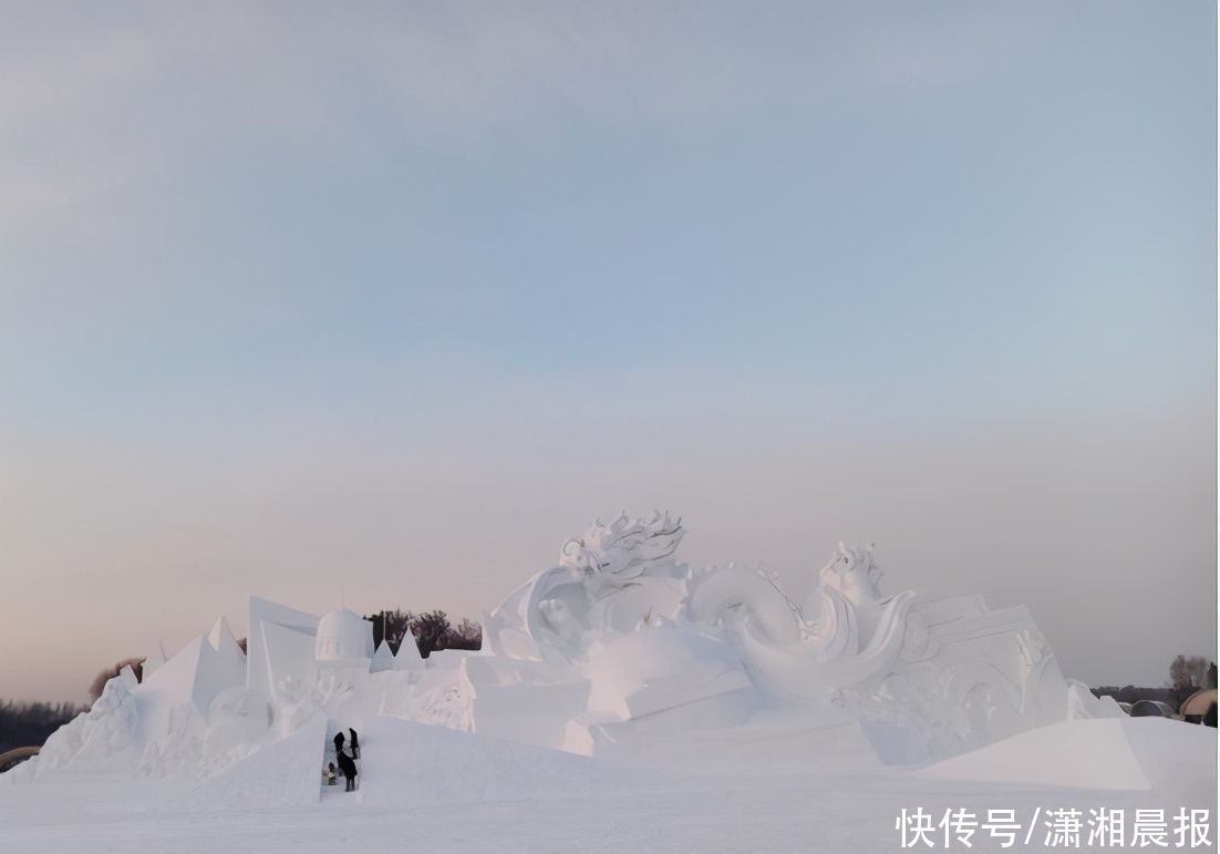 热搜第一，哈尔滨用实力告诉你他为什么是冰雪目的地搜索量最大城市